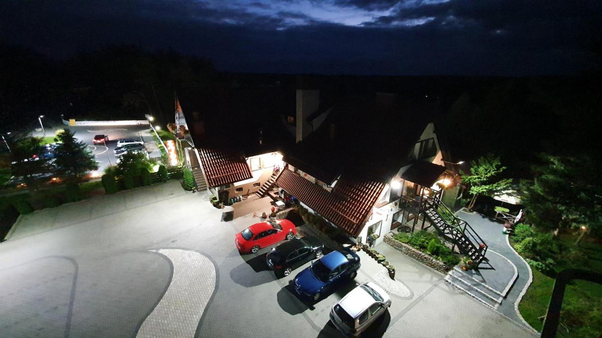 Zajazd Gniewko Mala Karczma Exterior photo
